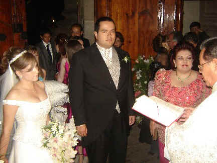 Nelly, Fernando, Rosy Llaca y el Padre Josu Alvarado
