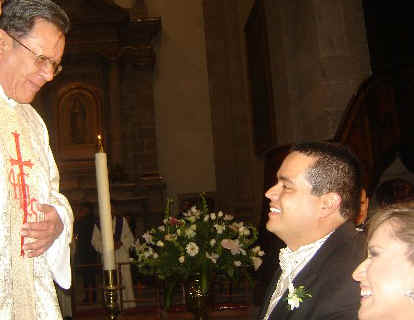 Padre Josu Alvarado, Fernando entrega el anillo de bodas a Nelly